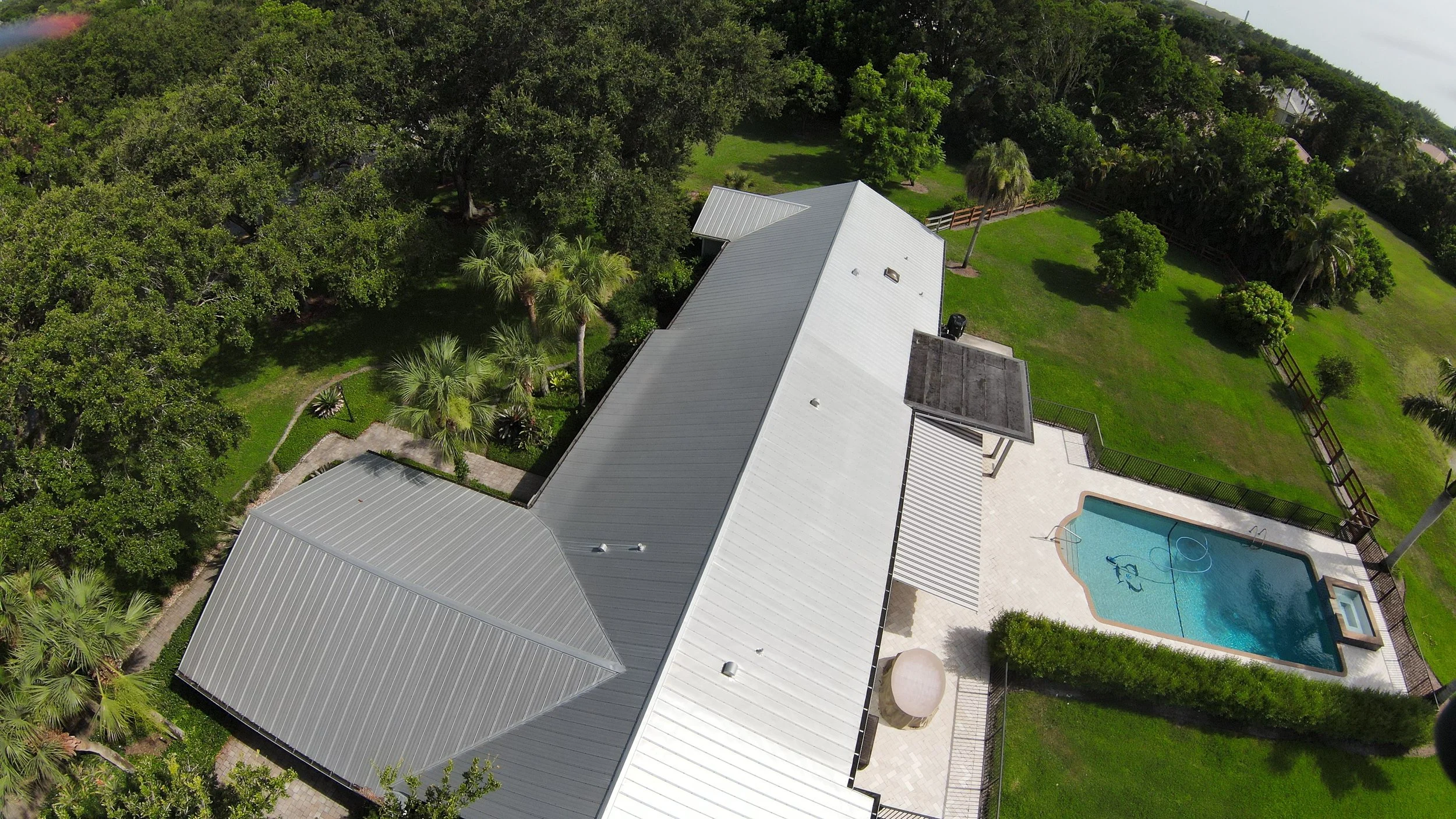 Transform your business’s exterior with our professional soft washing services.