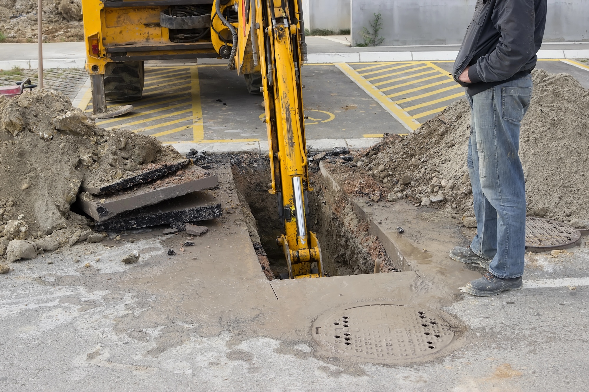 Experience thorough and effective sewer cleaning that gets your pipes back in shape.