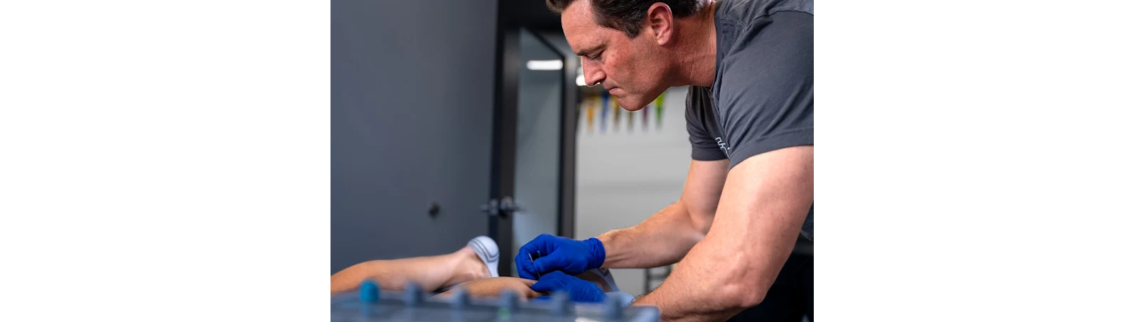 Crush Runner's Knee in Boulder: Fullswift Physio + Performance's Energizing Return-to-Running Plan
