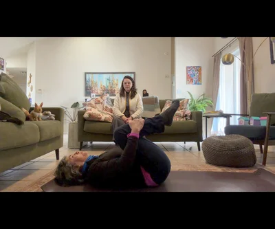 <p>In just 20 minutes, you'll be guided through a progression that:</p>
<p>-gently prepares your joints and muscles before movement</p>
<p>-and helps your body release and reorganize afterward</p>