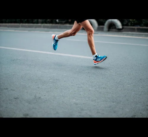 <p><span class="a_GcMg font-feature-liga-off font-feature-clig-off font-feature-calt-off text-decoration-none text-strikethrough-none">Show up to the start line fit and healthy!</span></p>